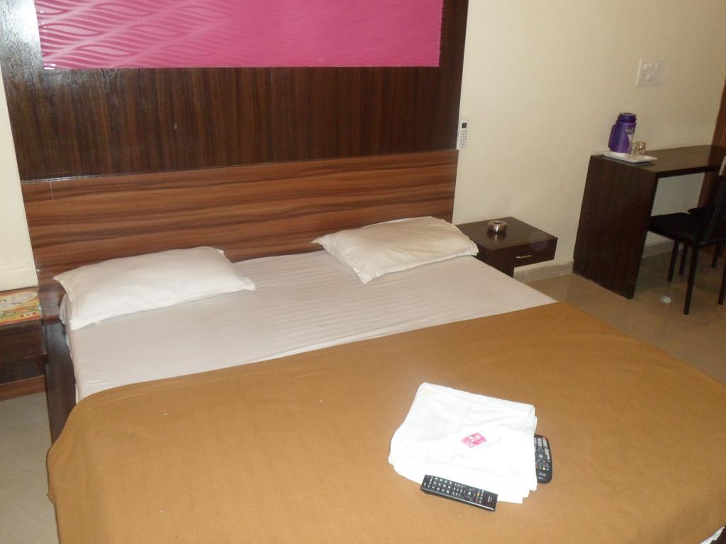 Hotel Canada Palace Batwa Экстерьер фото