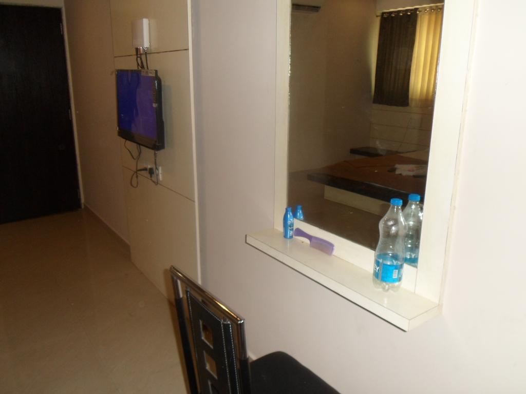 Hotel Canada Palace Batwa Экстерьер фото